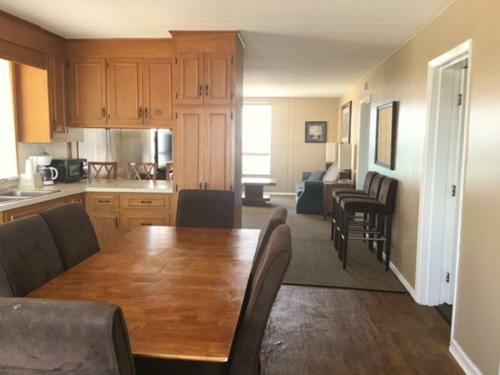 Polynesian Oceanfront Motel