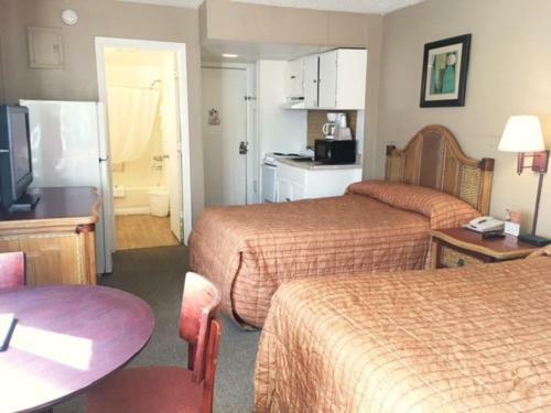 Polynesian Oceanfront Motel