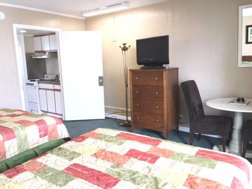 Polynesian Oceanfront Motel