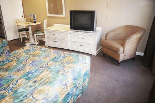 Polynesian Oceanfront Motel