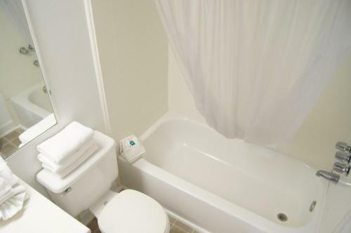 Polynesian Oceanfront Motel