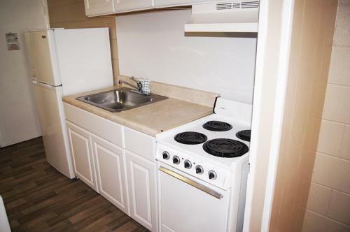 Polynesian Oceanfront Motel