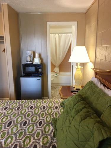 Polynesian Oceanfront Motel