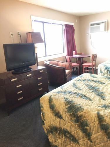 Polynesian Oceanfront Motel