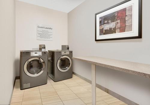 Holiday Inn Express Hotel & Suites Denton