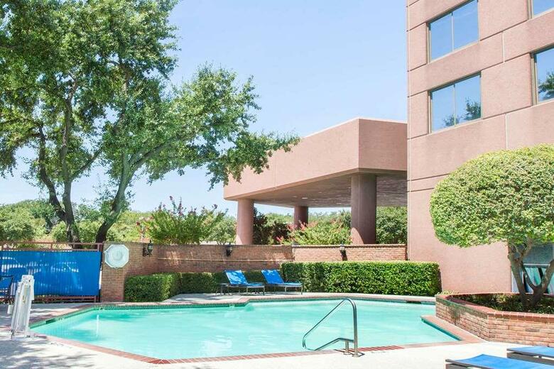 Hotel Wyndham Dallas Suites - Park Central