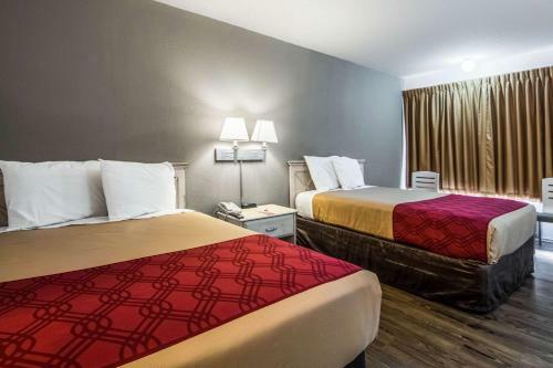 Motel Econo Lodge Airport I-35 North