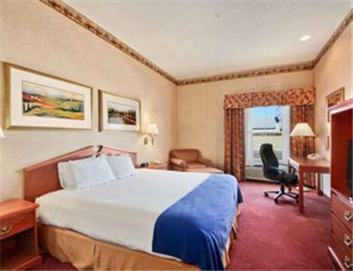 Fredericksburg Hill Country Hotel