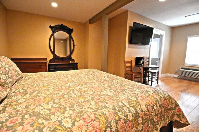 Hotel Peach Tree Inn & Suites
