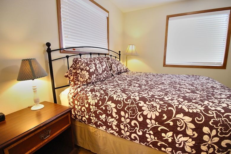 Hotel Peach Tree Inn & Suites