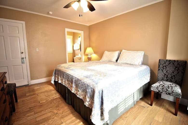 Hotel Peach Tree Inn & Suites