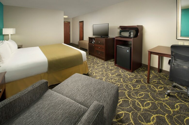 Holiday Inn Express Hotel And Suites Dfw-grapevine