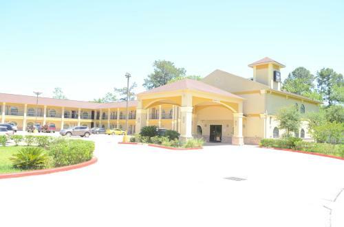 Motel Budget Host Inn & Suites