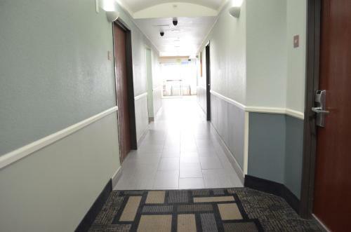 Hotel Super 8 Dfw Airport North