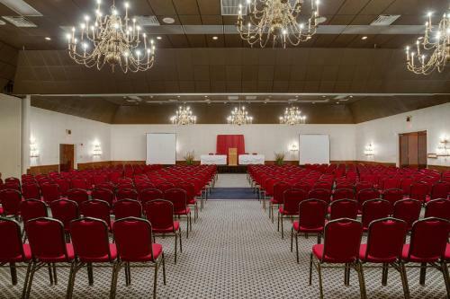 Yo Ranch Hotel And Conference Center
