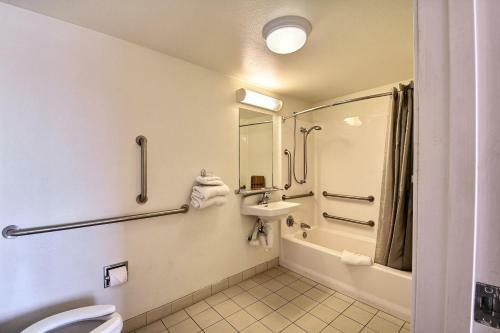 Motel 6 Laredo South