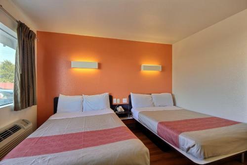 Motel 6 Laredo South