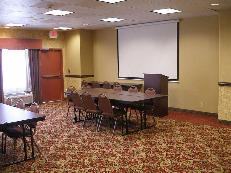 Hotel Amerik Suites Laredo At Mall Del Norte