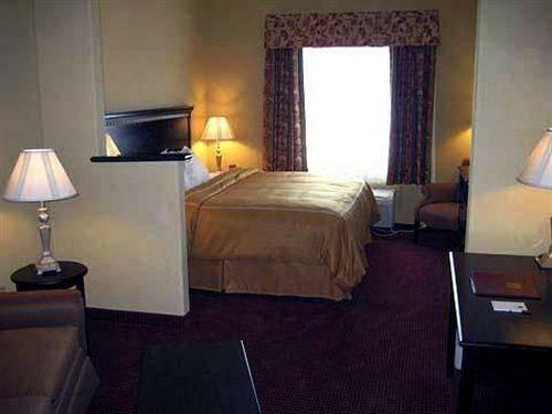 Hotel Amerik Suites Laredo At Mall Del Norte