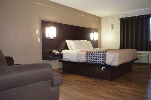 Motel Hill Country Inn