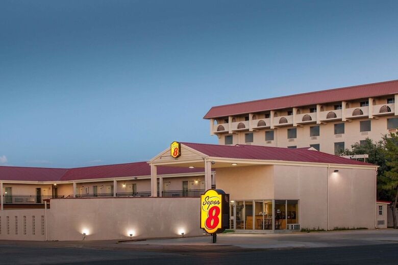 Motel Super 8 Lubbock Civic Center North