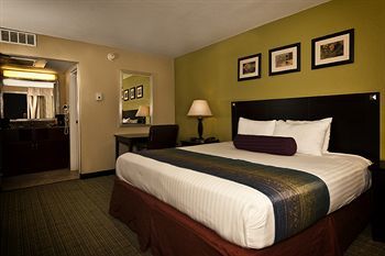 Grand Texan Hotel And Convention Center