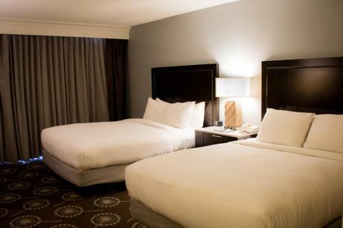 Hotel Doubletree By Hilton Midland Plaza