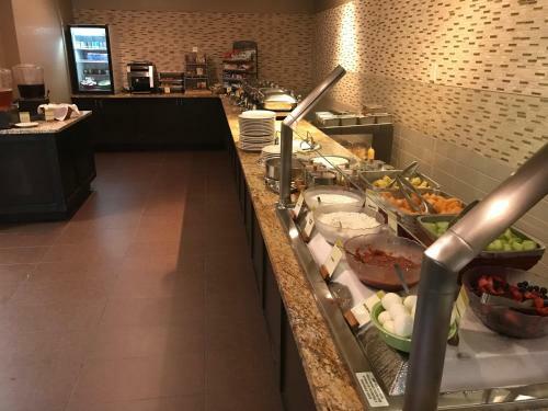 Hotel Doubletree By Hilton Midland Plaza