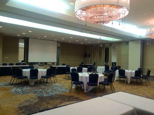 Hotel Doubletree By Hilton Midland Plaza