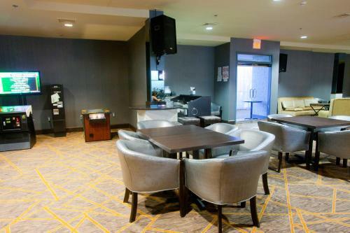 Hotel Doubletree By Hilton Midland Plaza