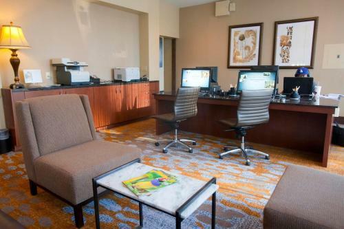 Hotel Doubletree By Hilton Midland Plaza