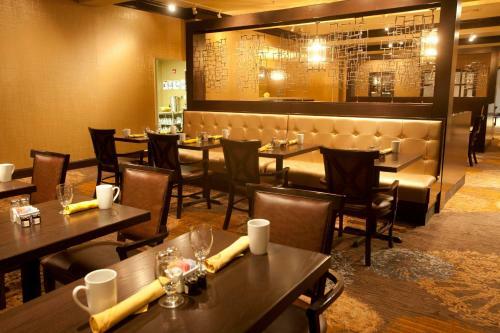 Hotel Doubletree By Hilton Midland Plaza