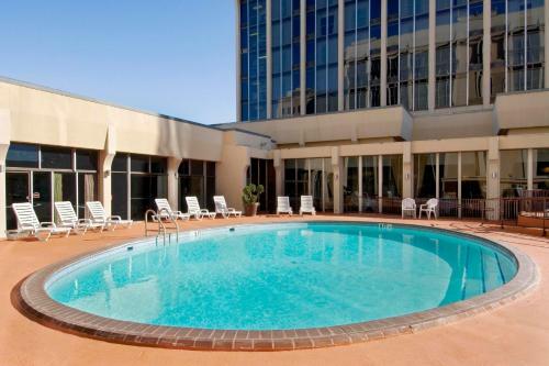 Hotel Doubletree By Hilton Midland Plaza