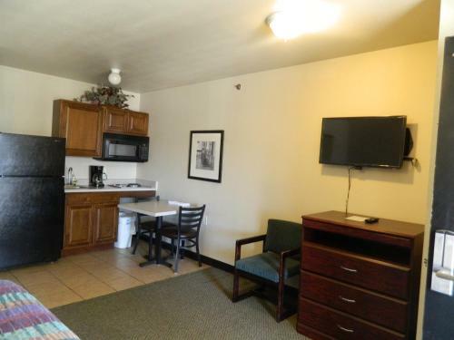 Motel Paris Extended Stay Suites