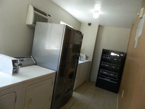 Motel Paris Extended Stay Suites
