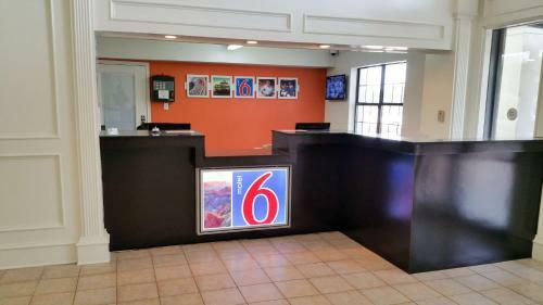 Hotel Motel 6 Palestine Tx