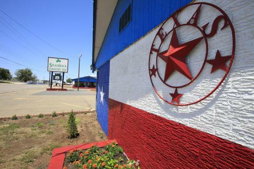 Motel Shamrock Country Inn