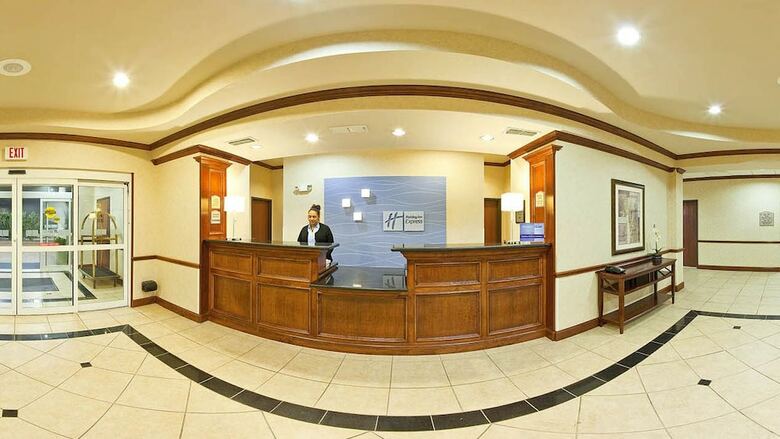Holiday Inn Express Hotel & Suites Sherman Highway 75
