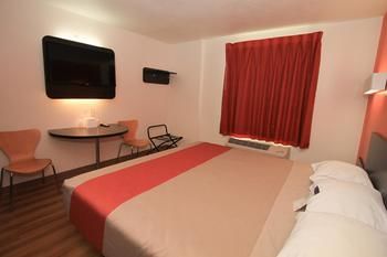 Motel 6 San Antonio Downtown Alamodome