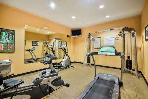 Holiday Inn Express Hotel & Suites Terrell