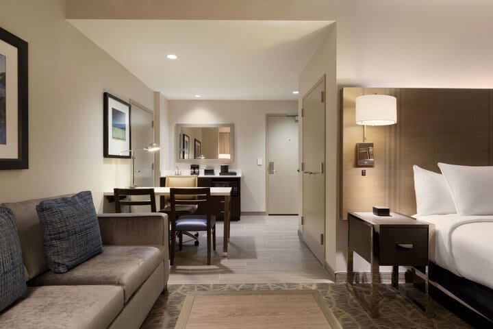 Hotel Embassy Suites By Hilton The Woodlands
