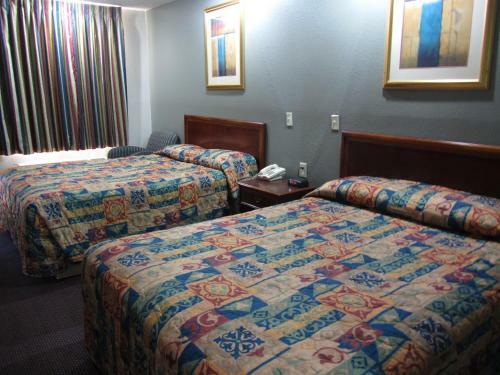 Motel Hallmark Inn And Suites