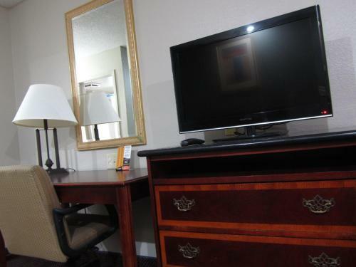 Motel Hallmark Inn And Suites