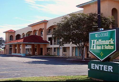 Motel Hallmark Inn And Suites