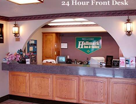 Motel Hallmark Inn And Suites
