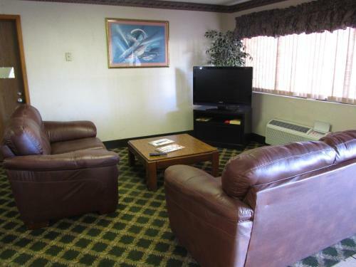 Motel Hallmark Inn And Suites