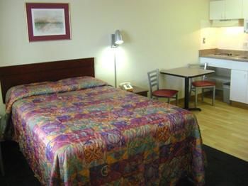 Hotel Intown Suites - San Antonio West