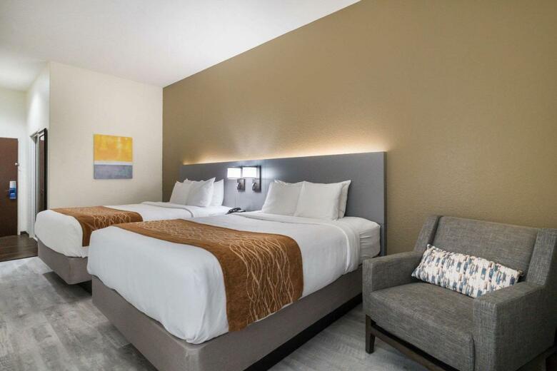 Hotel Comfort Inn & Suites