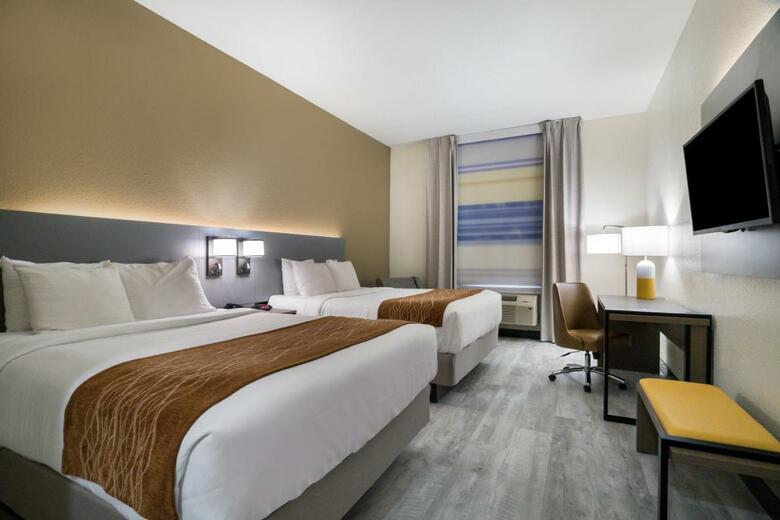 Hotel Comfort Inn & Suites