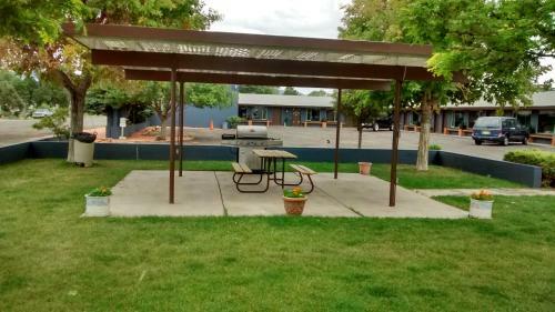 Adobe Sands Motel